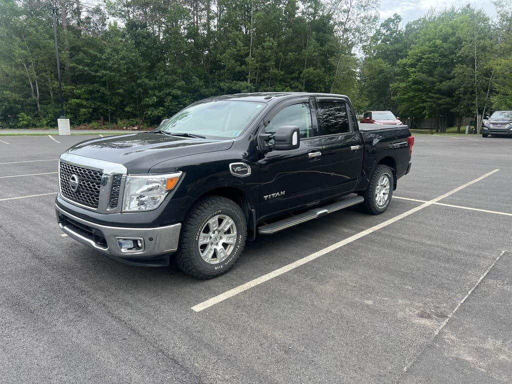 2017 Nissan Titan - SV Crew Cab 4x4 -Fresh Trade