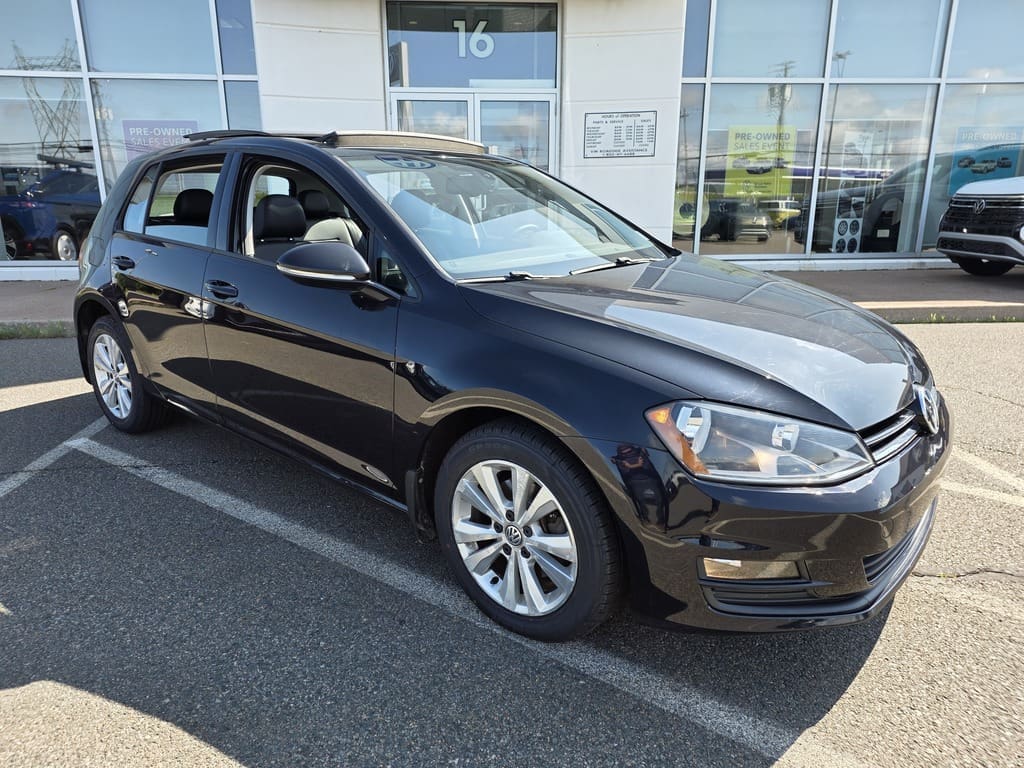 2016 Volkswagen Golf - BASE