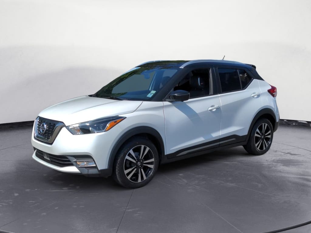 2020 Nissan Kicks - SR LOW KMS!
