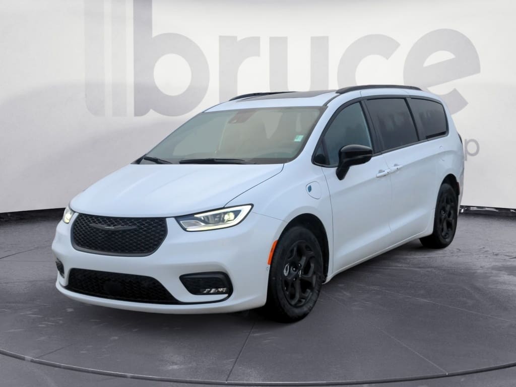 2024 Chrysler Pacifica Hybrid - Select