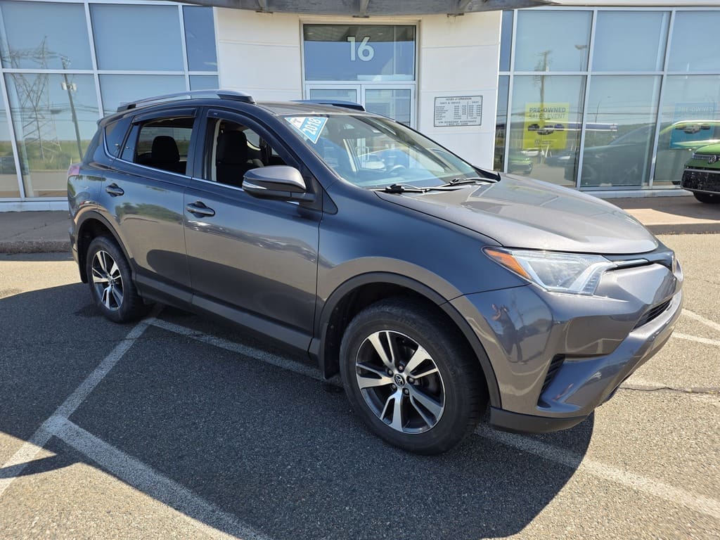 2018 Toyota RAV4 - LE